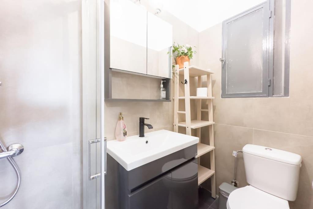 Spacious Urban Apt In The Heart Of Aten Exteriör bild