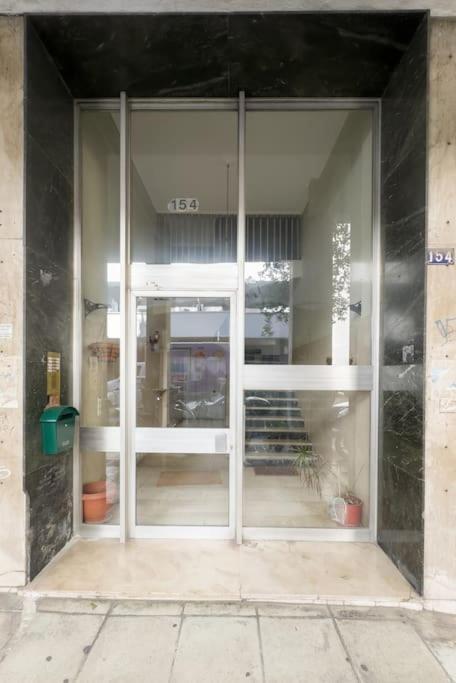 Spacious Urban Apt In The Heart Of Aten Exteriör bild